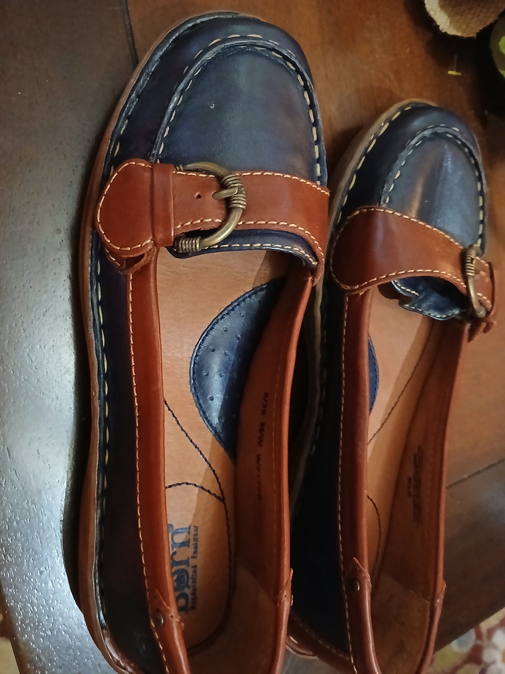 Born Mindy Two-Tone Navy & Cognac Leather Buckle Loafers Size 8 Vintage - Picture 2 of 7
